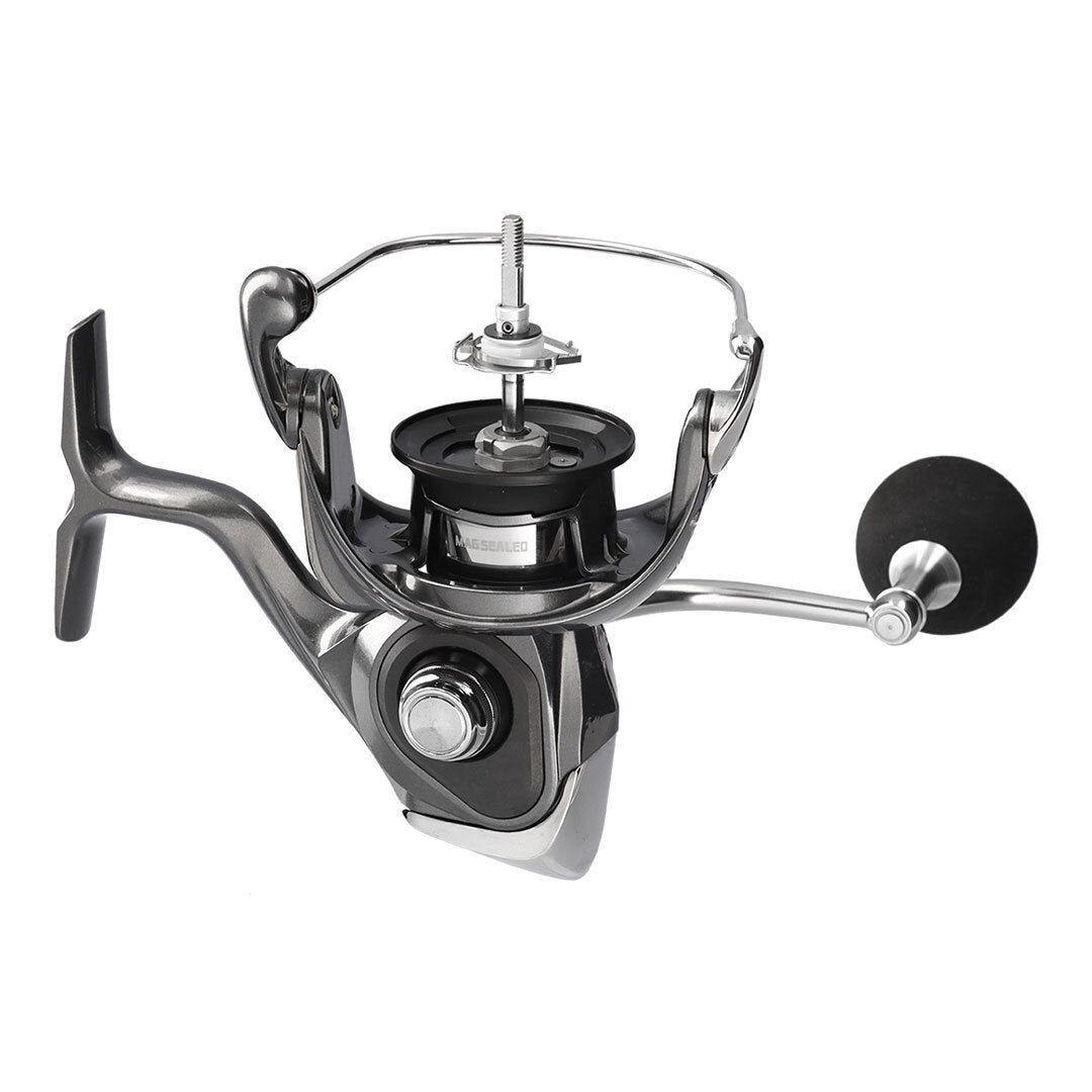 Daiwa Luvias 24 LT 2500 PC Spin Olta Makinesi